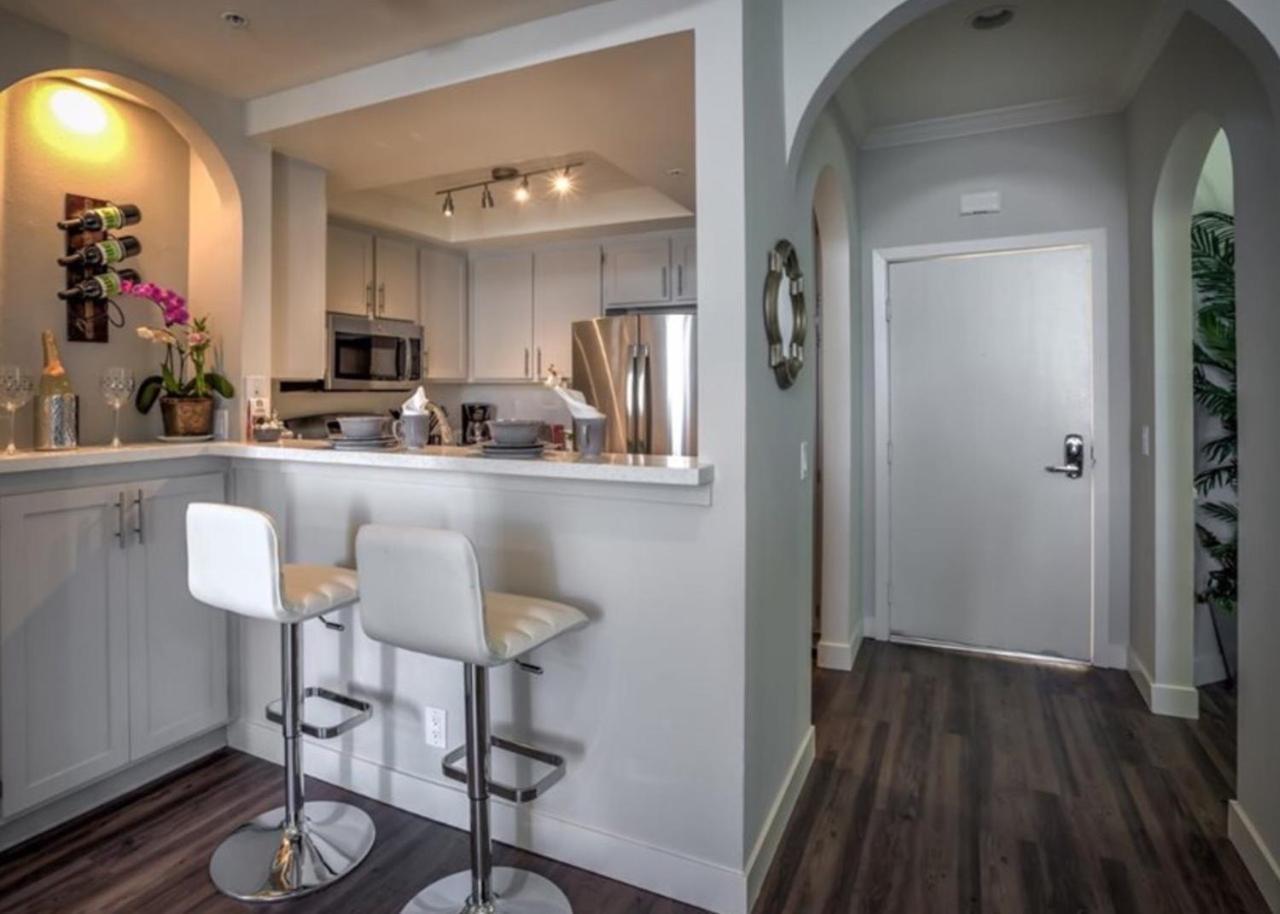 Beverly Hills Adjacent 2-bedroom Penthouse Appartement