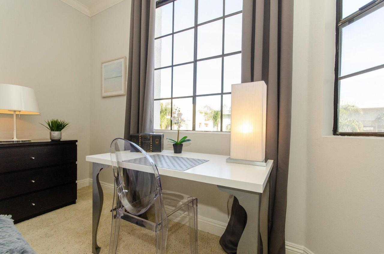 Beverly Hills Adjacent 2-bedroom Penthouse Appartement *