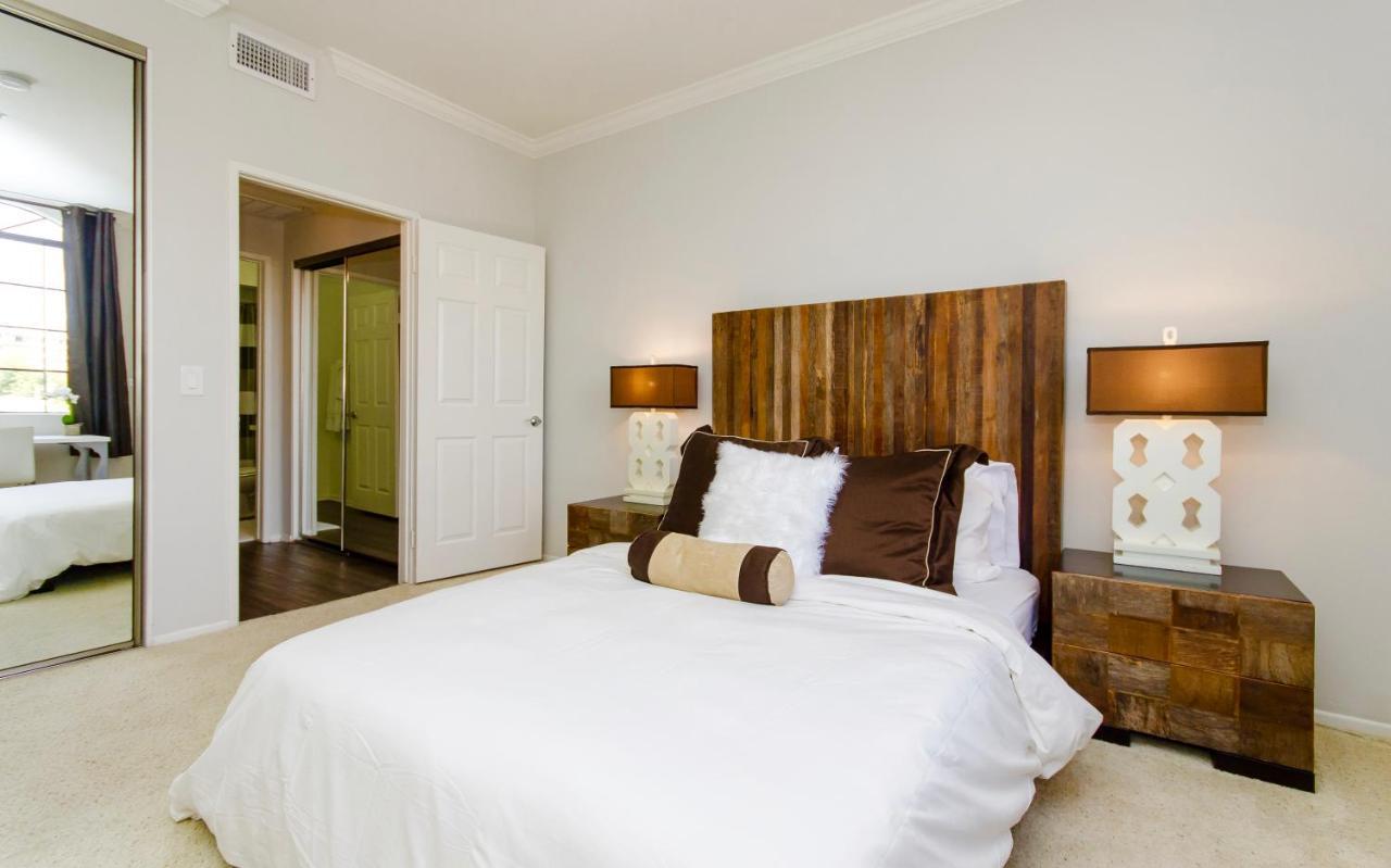 Beverly Hills Adjacent 2-bedroom Penthouse Apartment Los Angeles